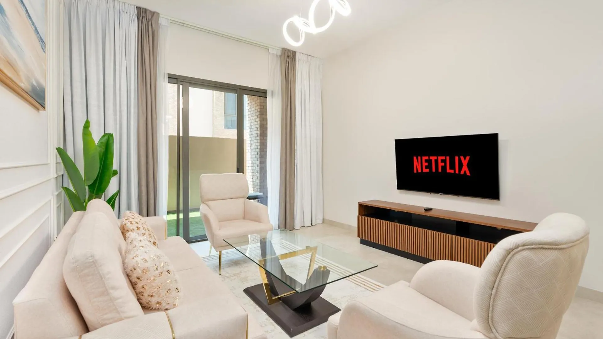 Chic 1Br Retreat - Eleganz 2 By Danube With Study Room Dubaï