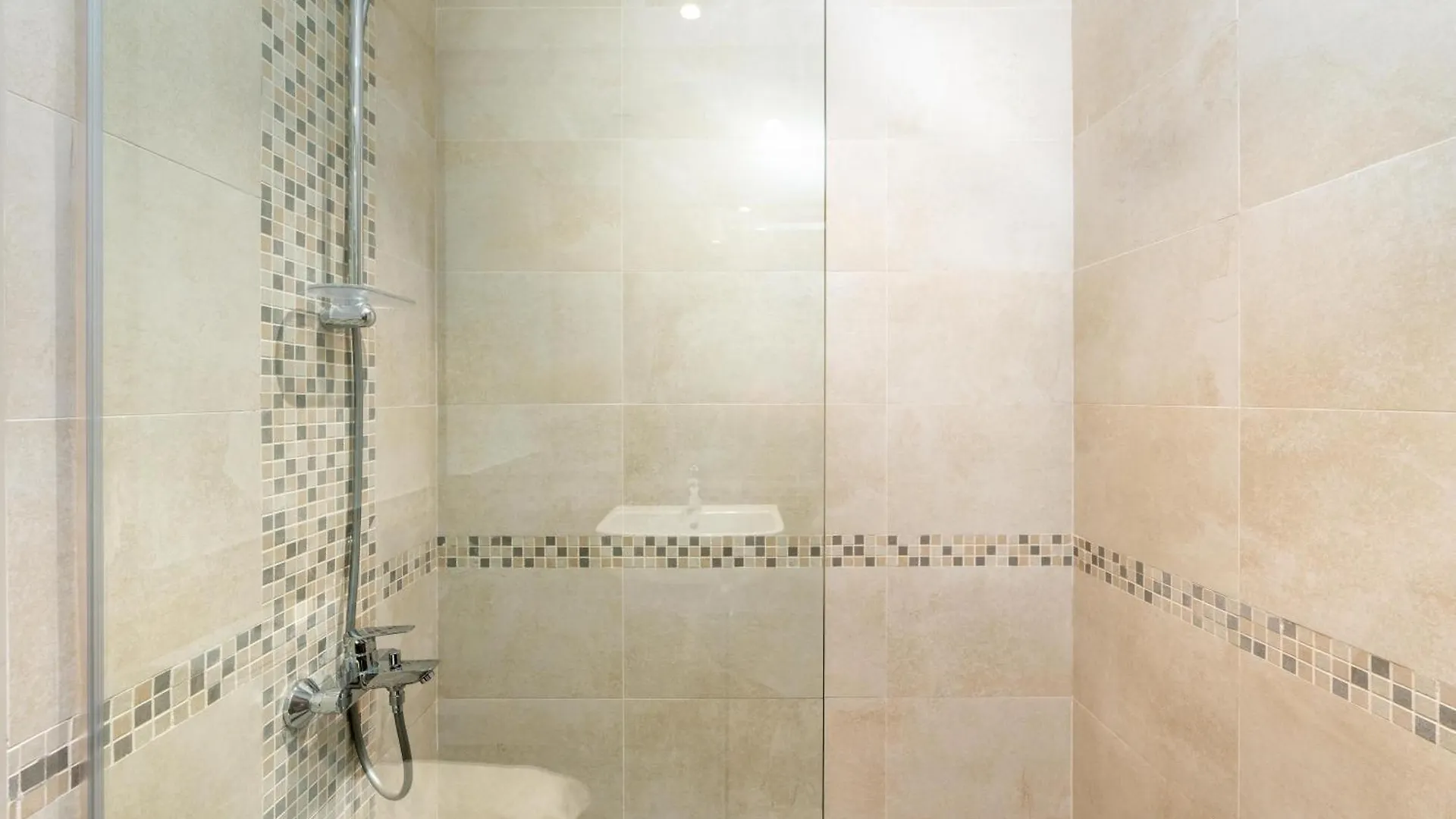 Chic 1Br Retreat - Eleganz 2 By Danube With Study Room Dubaï