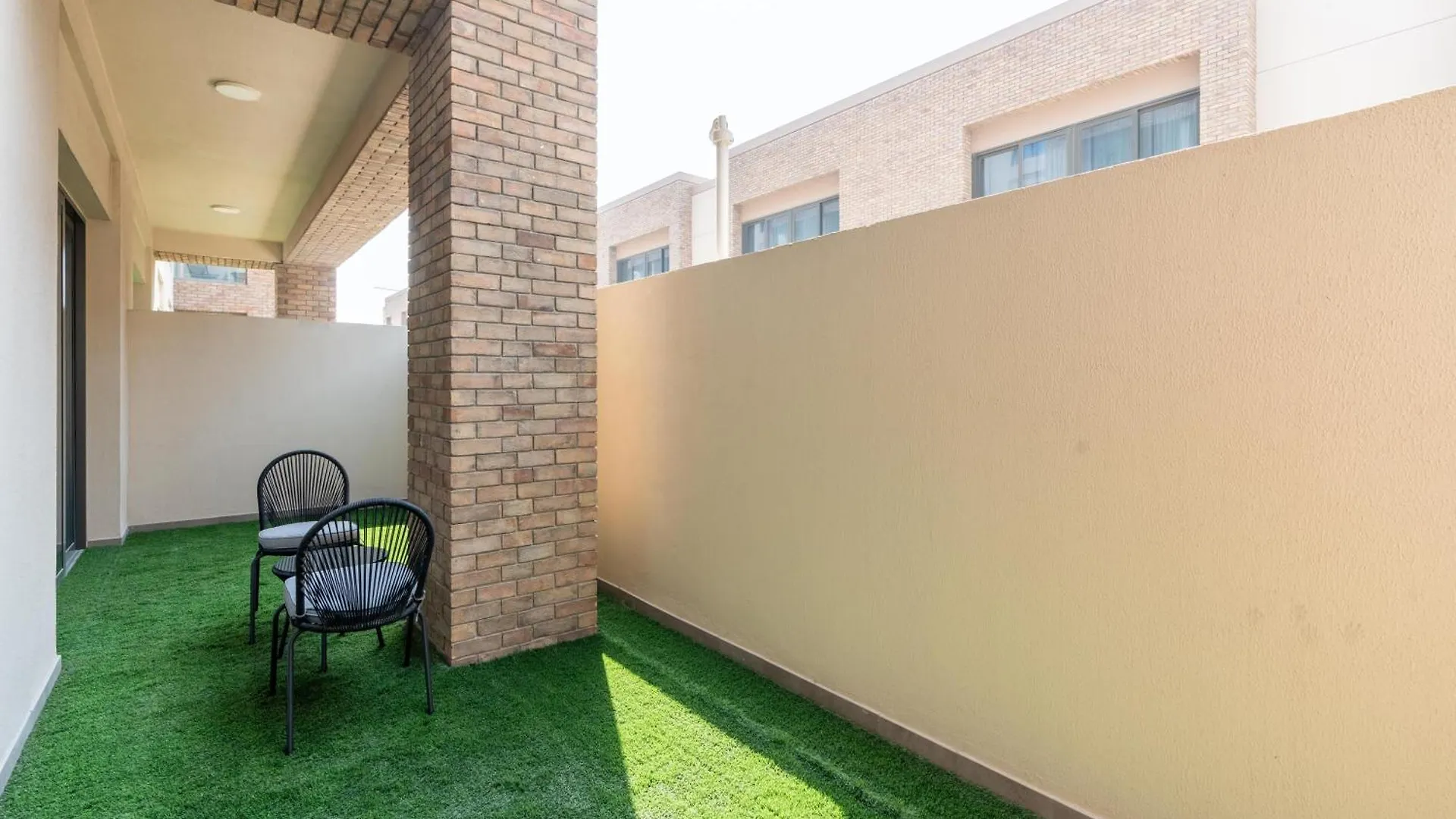 Apartment Chic 1Br Retreat - Eleganz 2 By Danube With Study Room Dubai